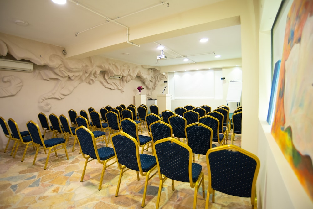 Bougainville Bay Hotel 38/50