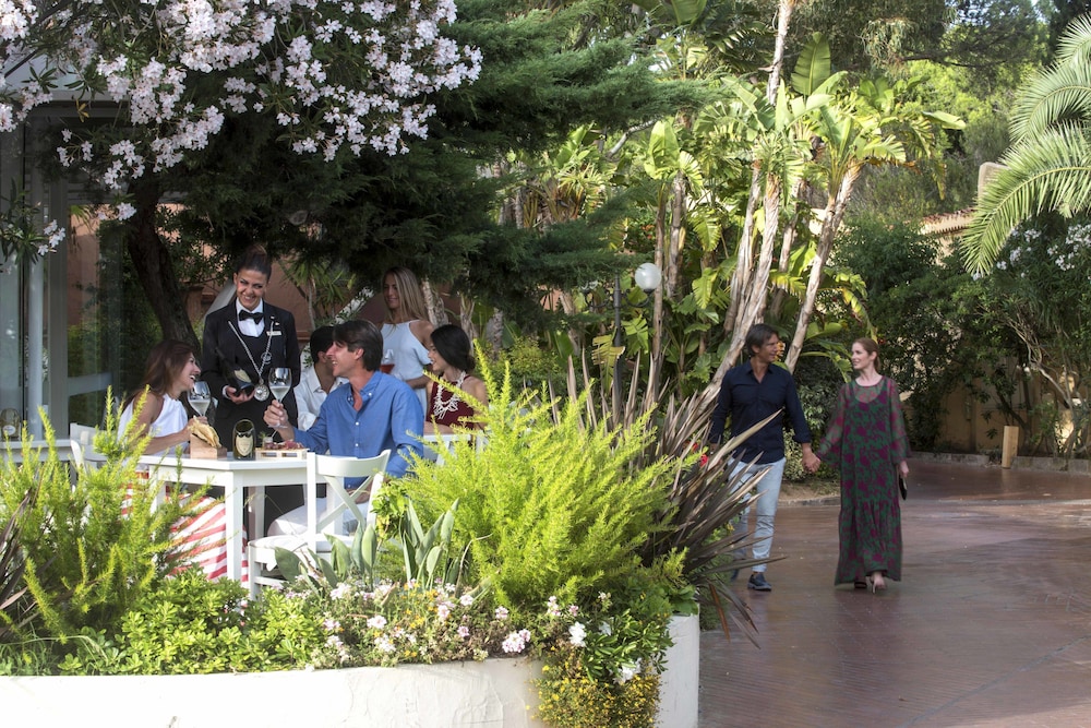 Forte Village Resort Hotel Castello photo3