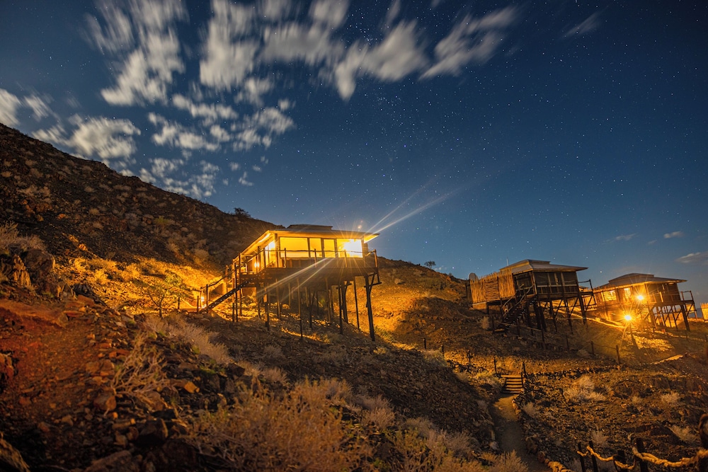 Moon Mountain Lodge 53/57