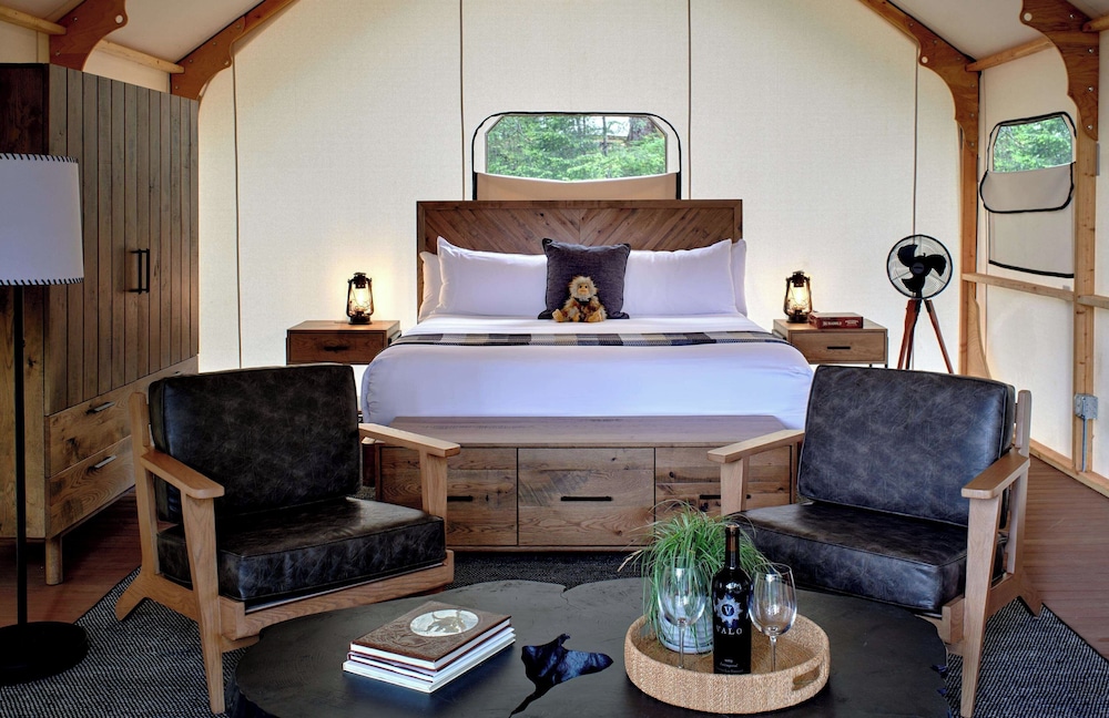 Glamping, King Bed