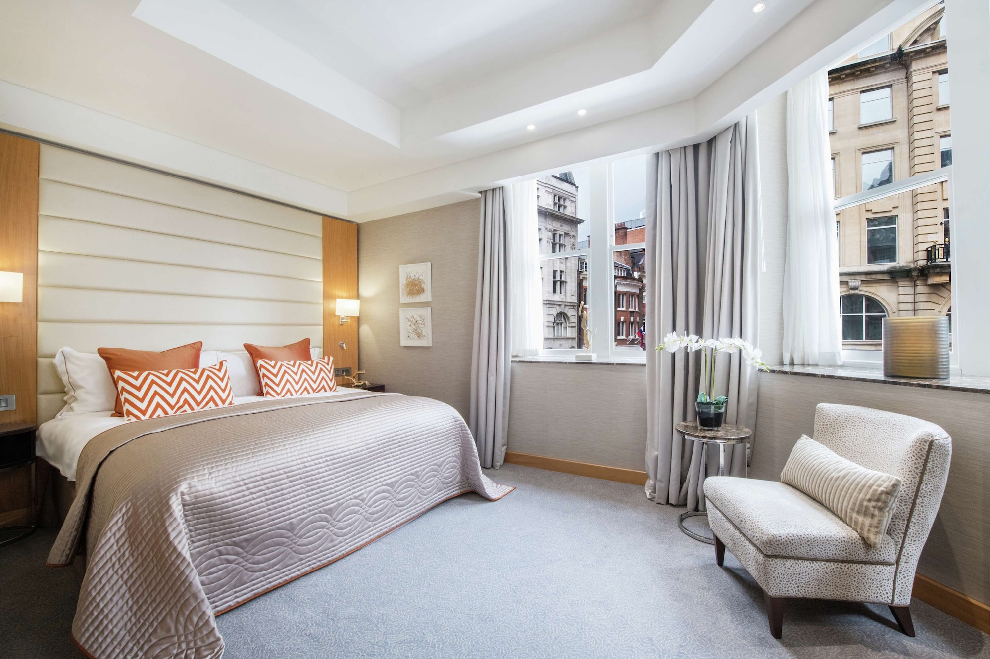 1 BEDROOM, SUITE