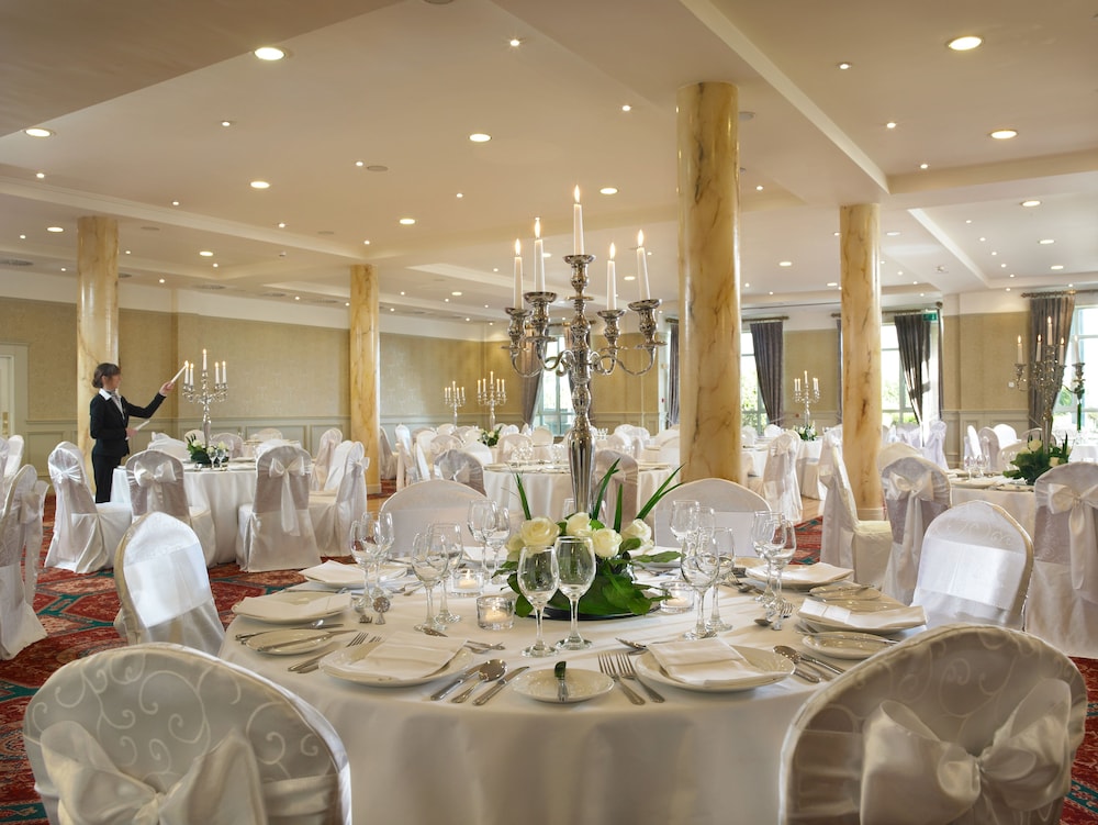 Galway Bay Hotel 30/36