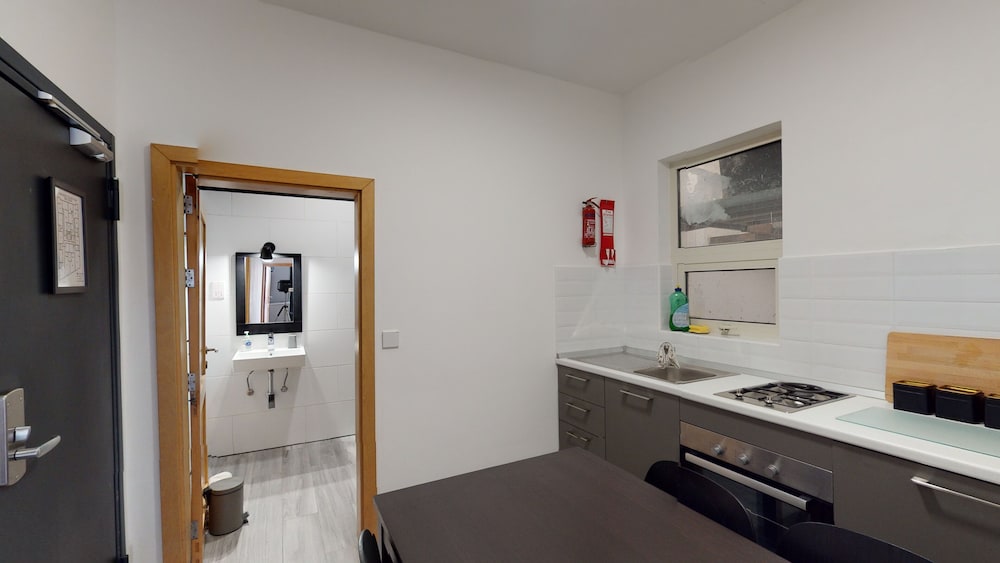 Block Hotel Rooms and Aparments 49/54