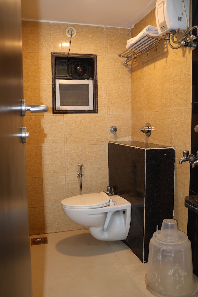 Hotel Aishwarya Residency 16/17