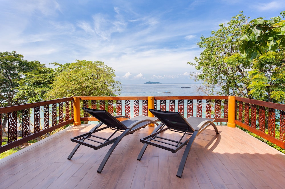 Phi Phi Natural Resort 65/74