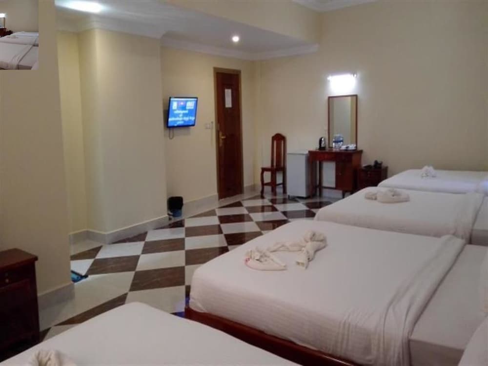 Golden Star Inn 25/40