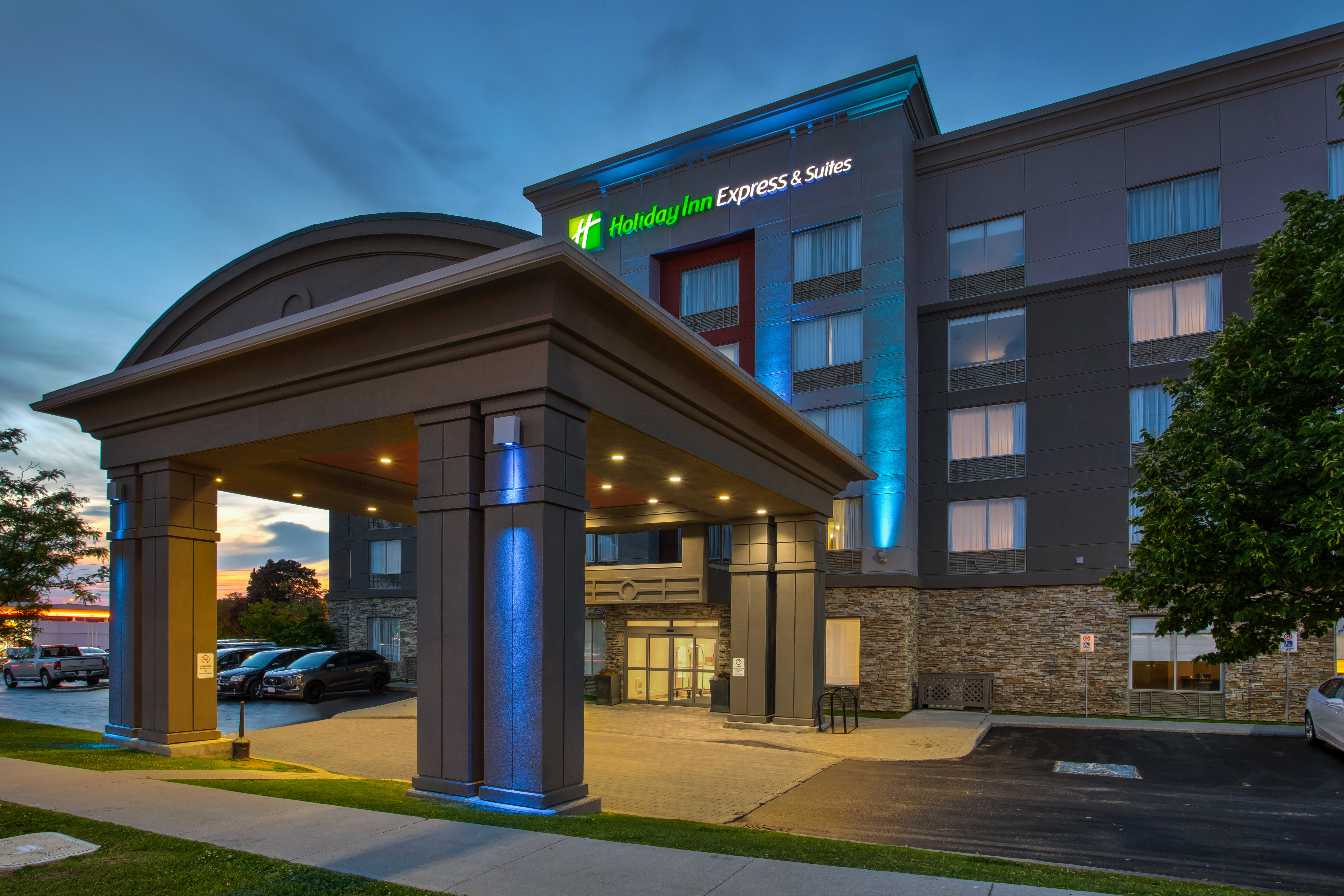 Holiday Inn Express Hotel Suites Kingston 4/72