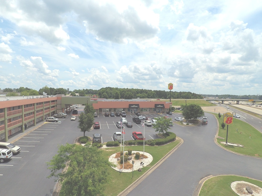 Super 8 by Wyndham Little Rock/Otter Creek 23/24