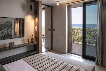 Junior Suite, King Bed, Sea View, Sofa, Patio