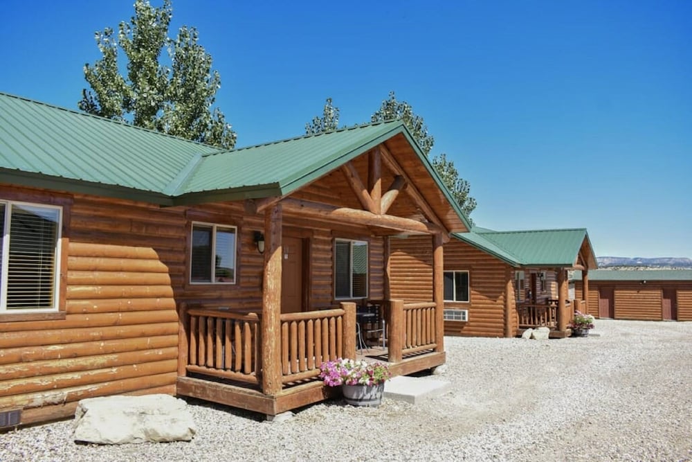 Bryce Country Cabins 67/70