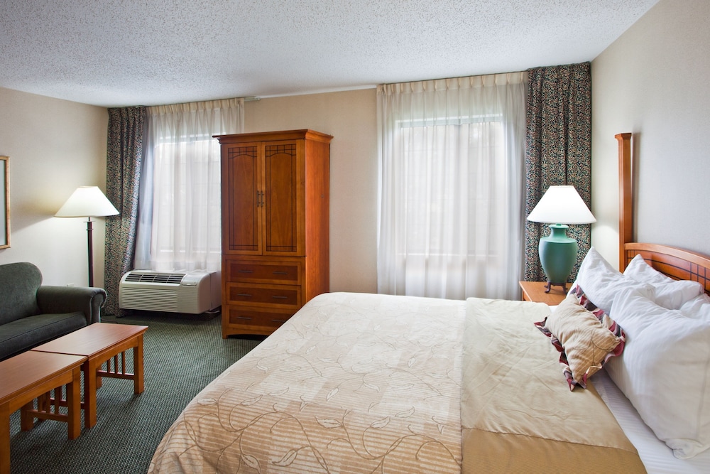 Staybridge Suites Detroit-Utica 14/58