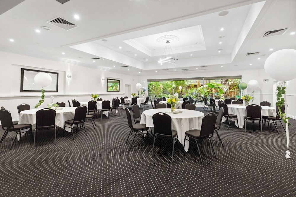 All Seasons Resort Hotel 57/66