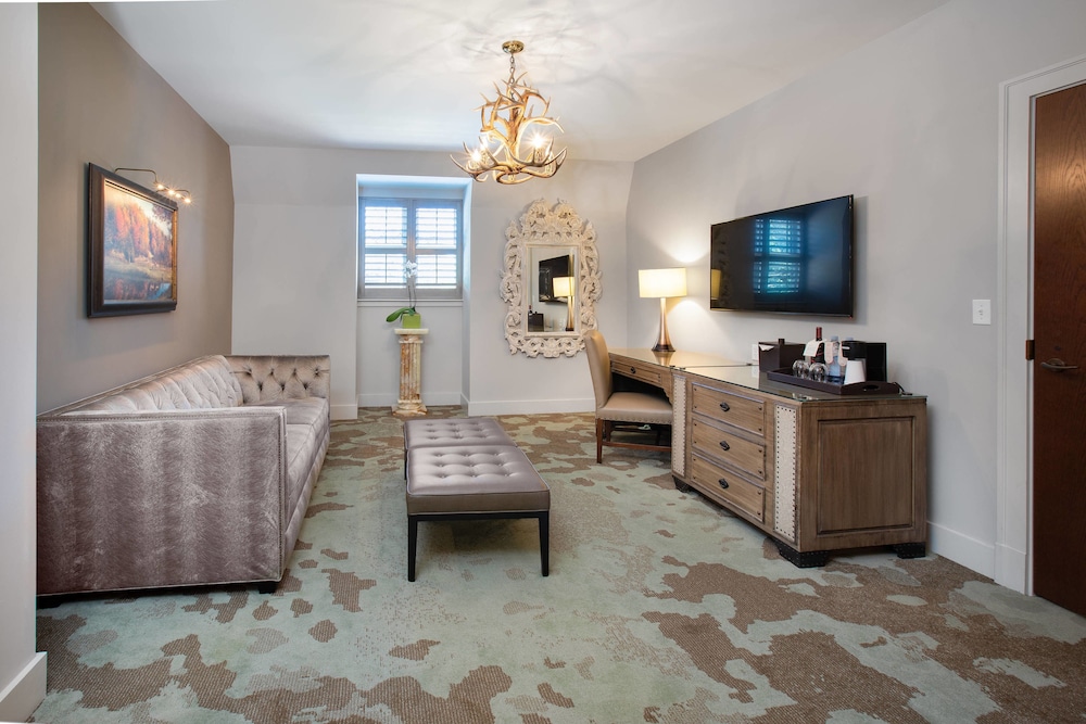 Grand Bohemian Hotel Asheville Autograph Collection 23/41