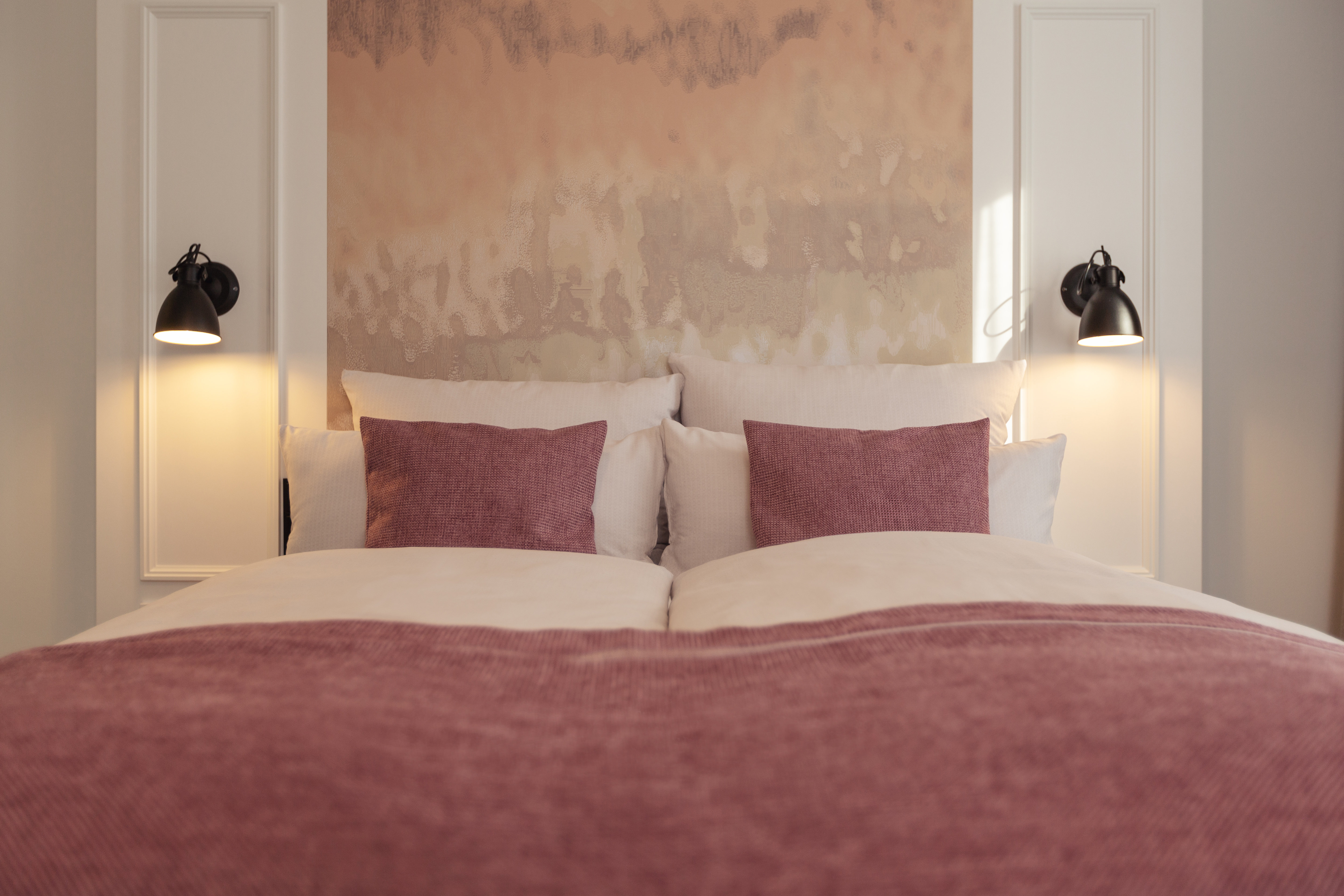 Standard, Queen Bed, Yggotel Ravn 3/10