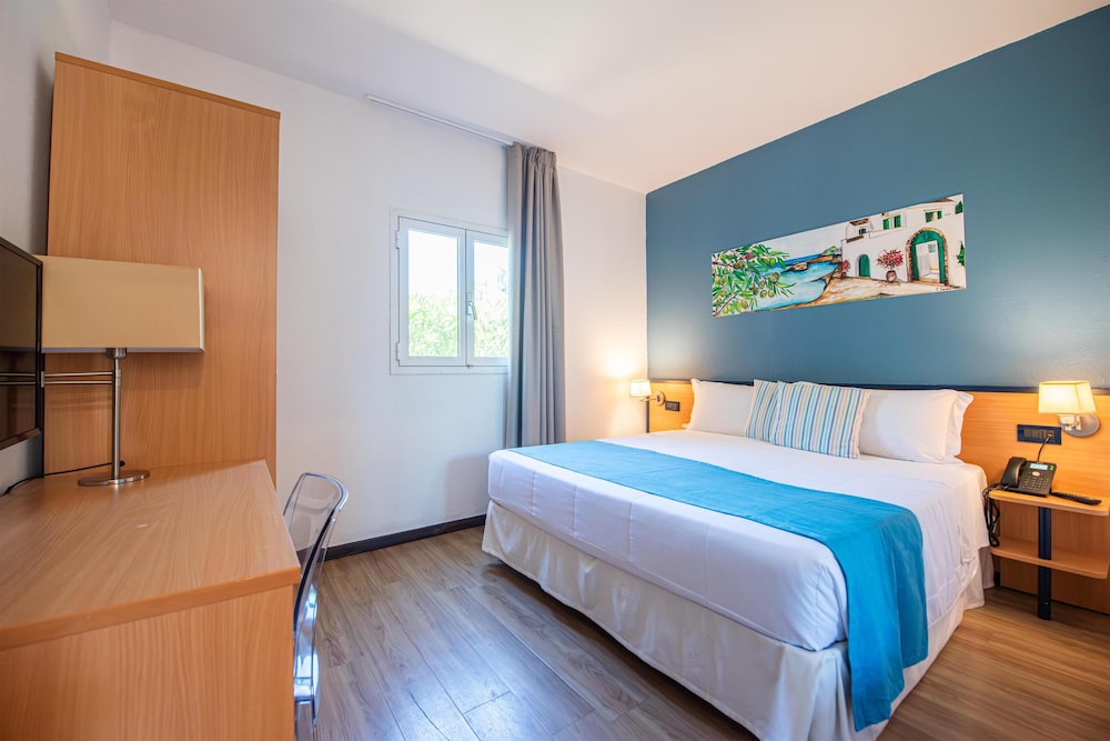 Family, Triple, Double Bed, Sofa