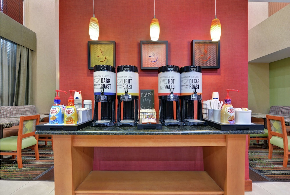 Hampton Inn Fayetteville 55/73