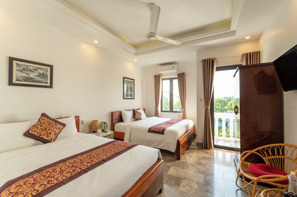DELUXE, TWIN BEDS