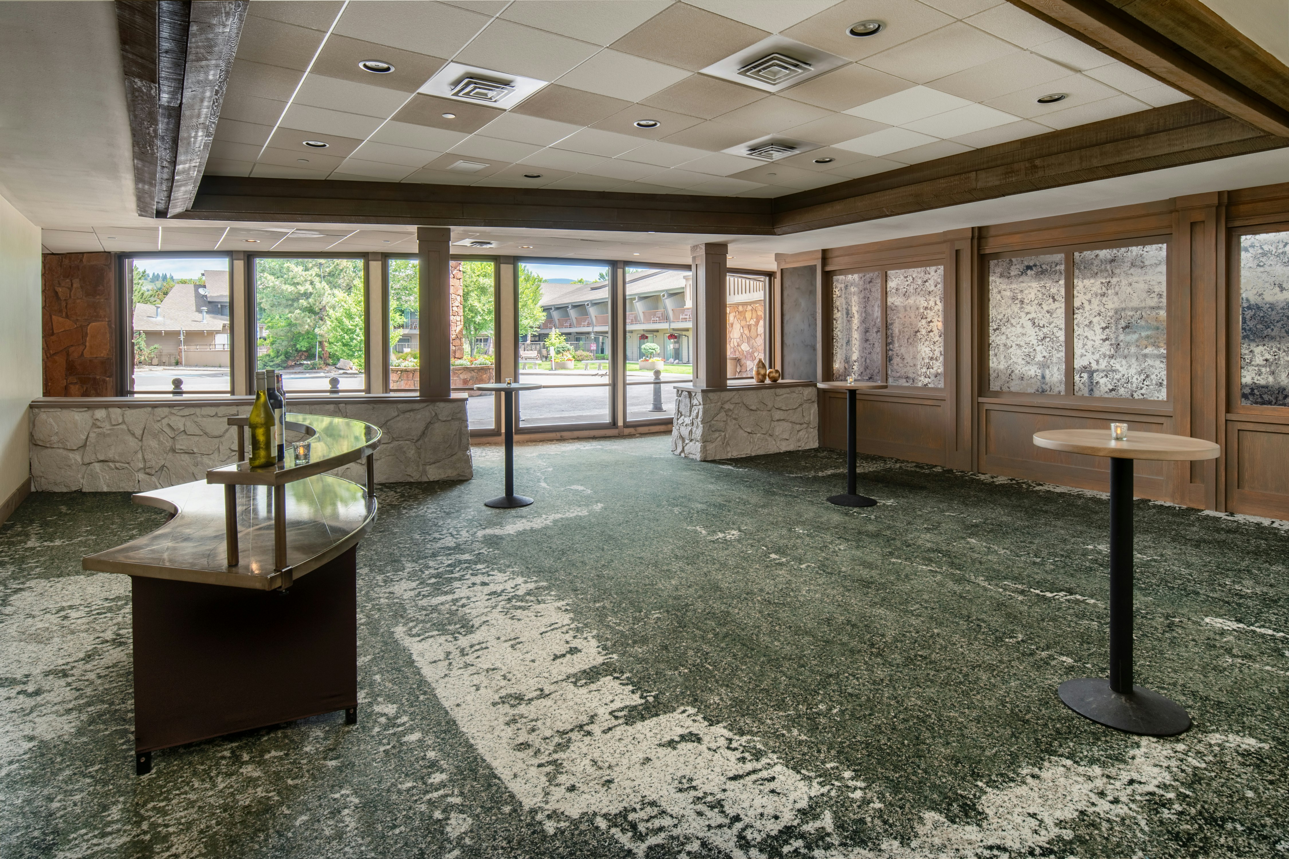 Edgewater Missoula, Tapestry Collection by Hilton 22/43