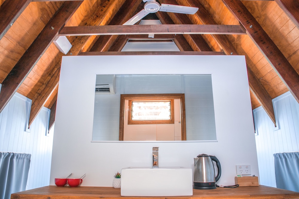 Nomads Magnetic Island - Adults only 23/50