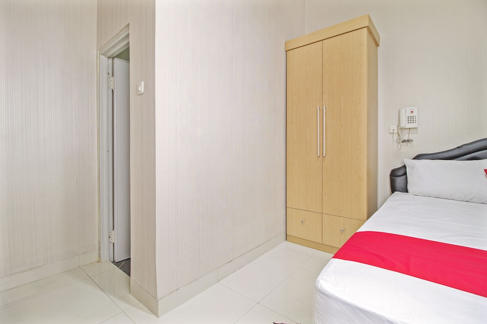 Reddoorz At Mangga Besar 2 8/27
