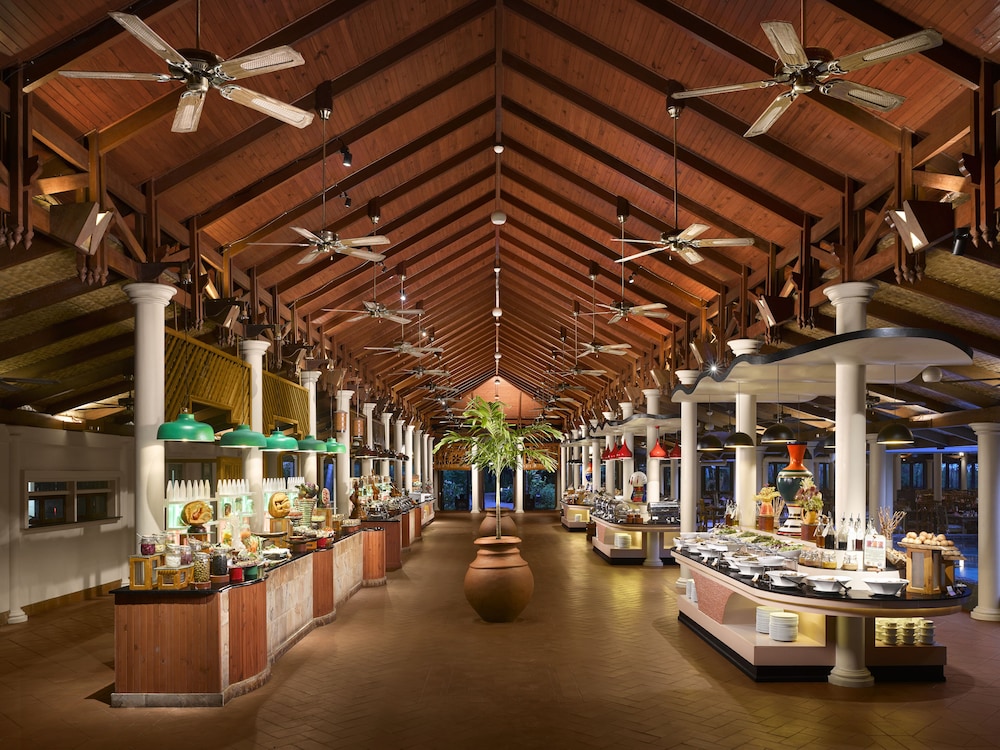 Royal Island Resort and Spa 69/78