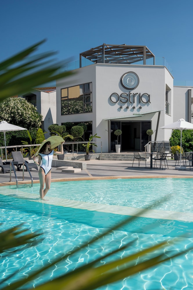 Ostria Sea Side Hotel 40/43