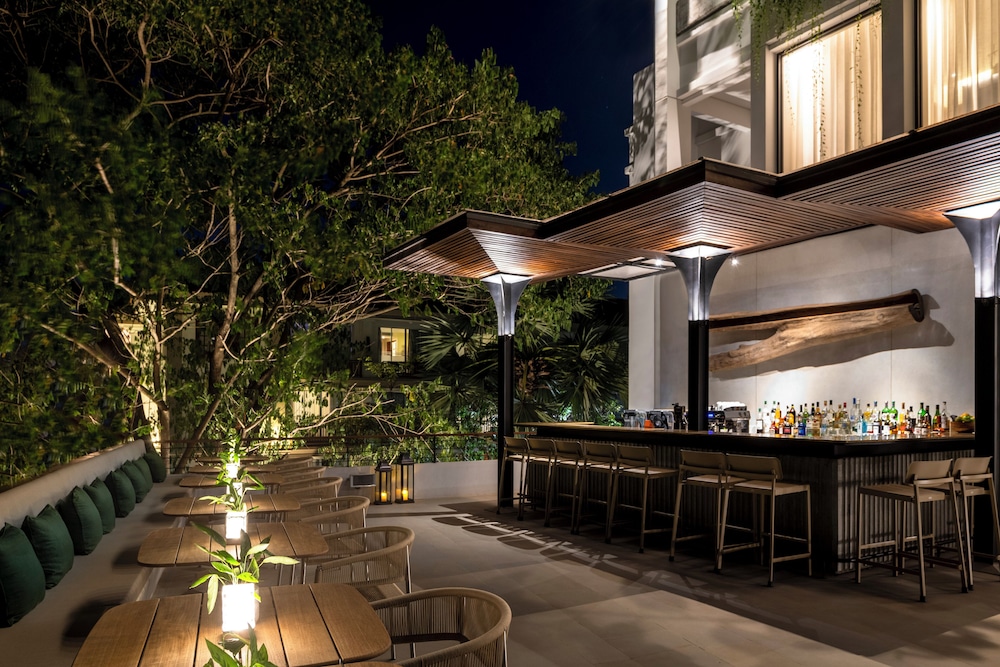 Treeline Urban Resort 5/48