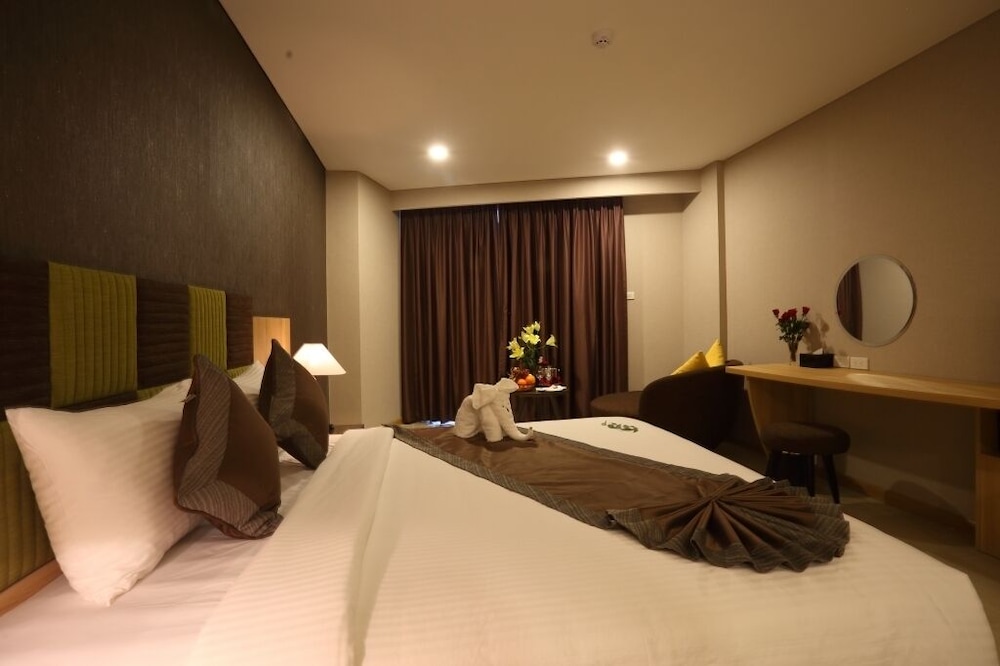 DELUXE, DOUBLE BED