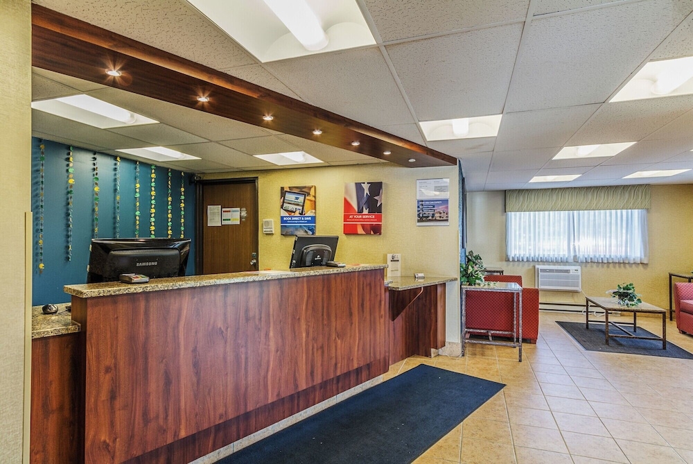 Motel6 Green Bay, WI - Lambeau 7/32