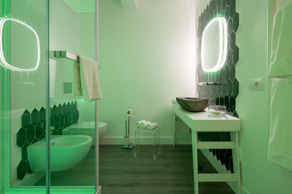 Diamond Suite 63/63