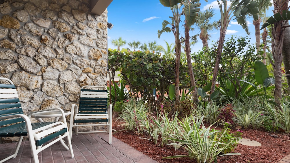 Best Western Naples Inn & Suites 18/36