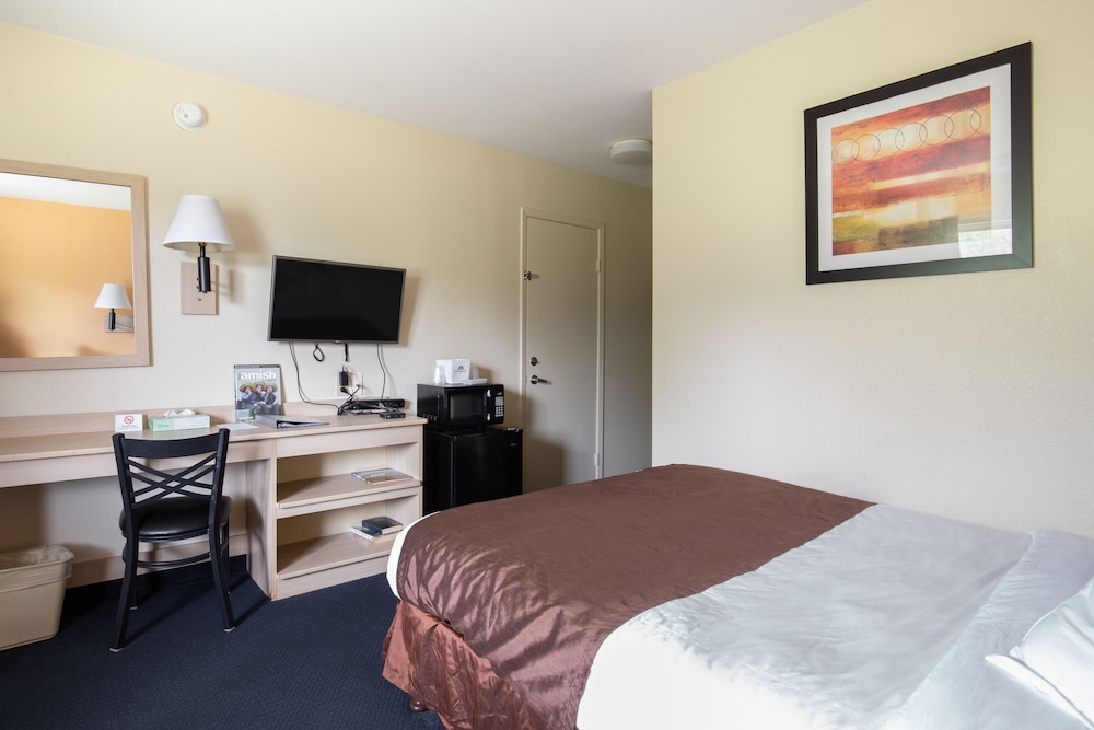 Days Inn by Wyndham New Philadelphia 18/36