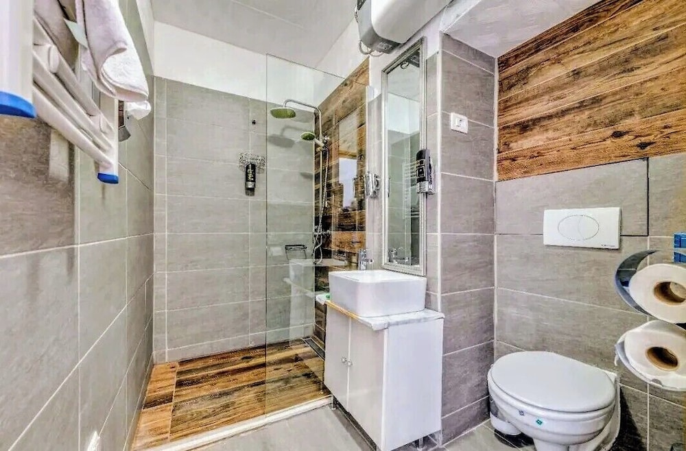 غرفة ديلوكس بسرير كينج بإطلالة على المدينة، Silver Gate Rooms Dioklecijan Palace 4/5