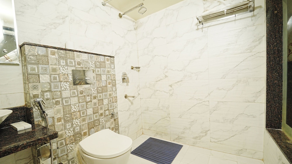 Hotel Atulyaa Taj 47/48