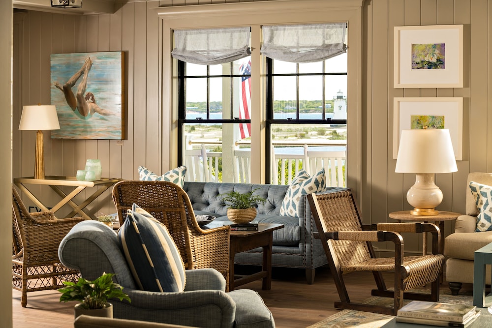 HARBOR VIEW HOTEL 26/50