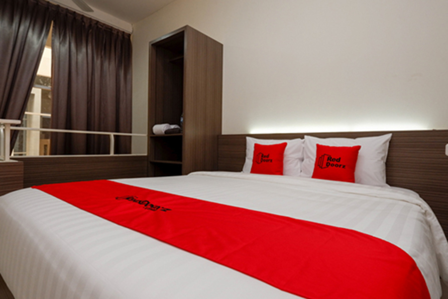 Reddoorz Plus Near Paragon Mall Semarang 10/33