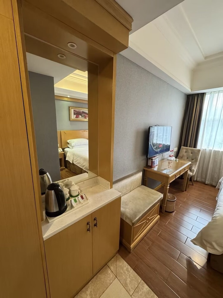 Vienna 3 Best Hotel (Guangzhou Convention & Exhibition Center Chigang Road) 46/55