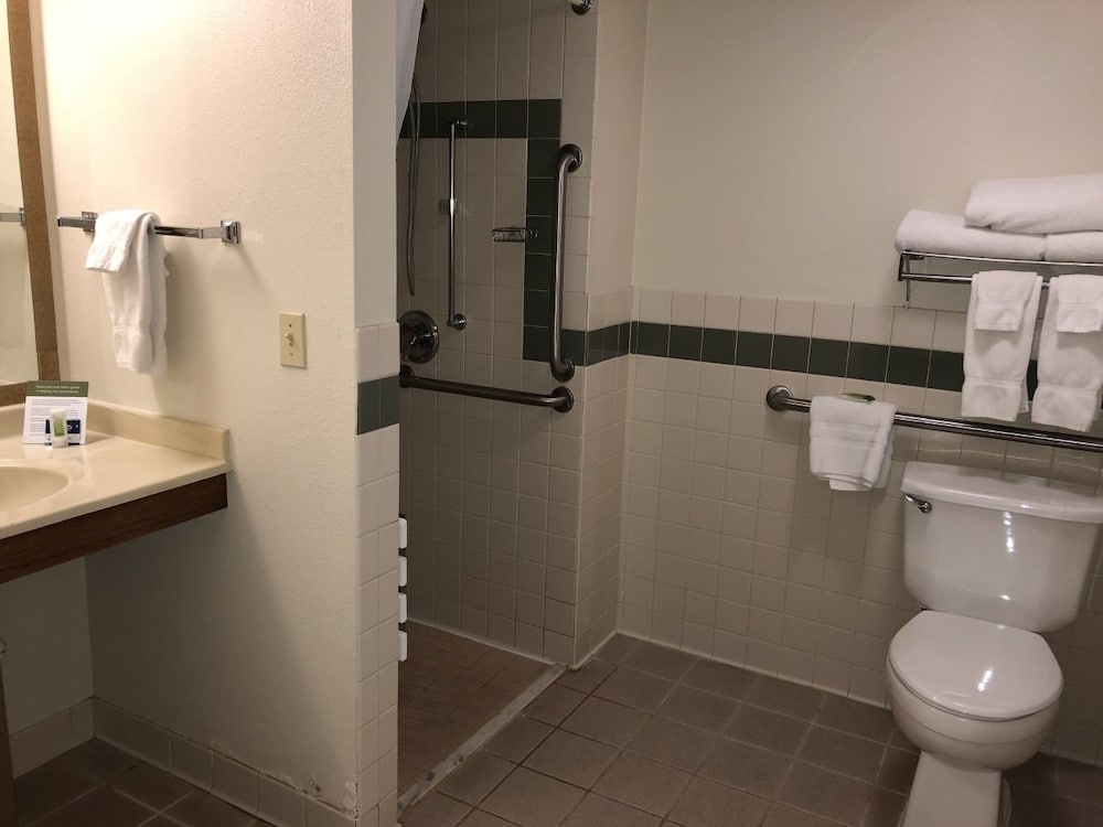 Quality Inn Atchison 8/22