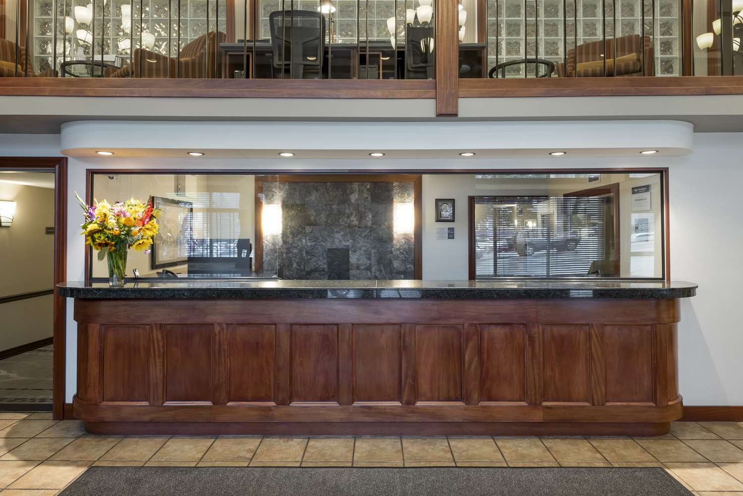Best Western Plus Baker Street Inn 12/68