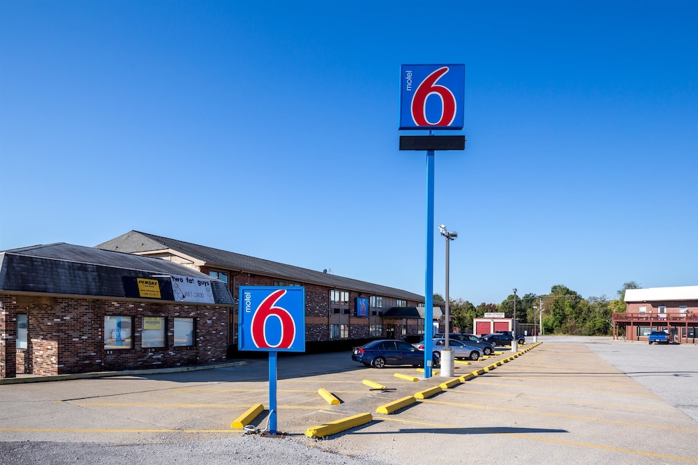 Motel6 Troy, IL 37/46