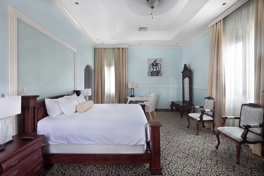 Presidential, Azul, Suite, King Bed