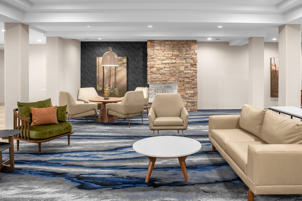 Fairfield Inn And Suites Columbus West 23/40