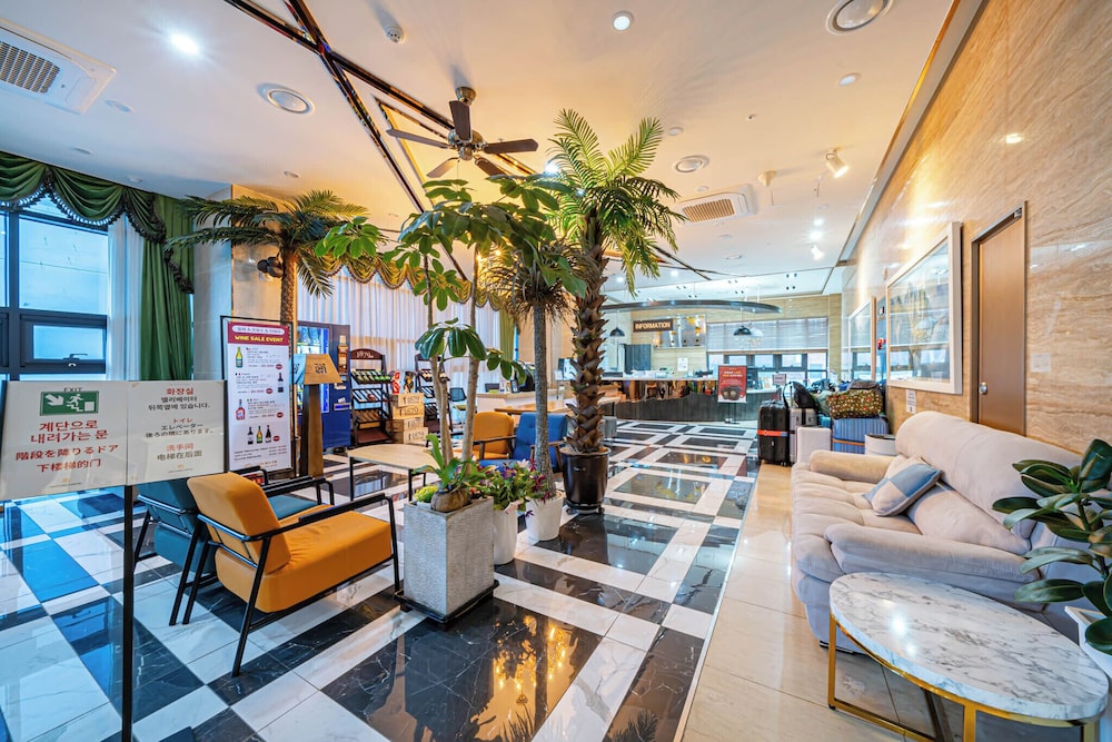 Griffin Bay Hotel 34/50