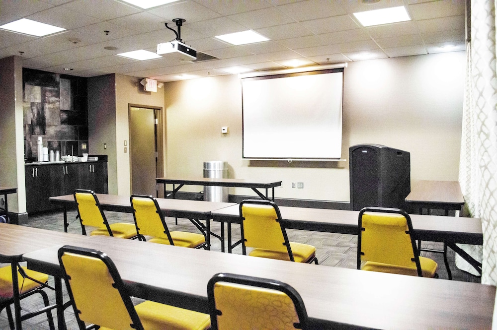 Hampton Inn & Suites Richmond/Glenside 33/37