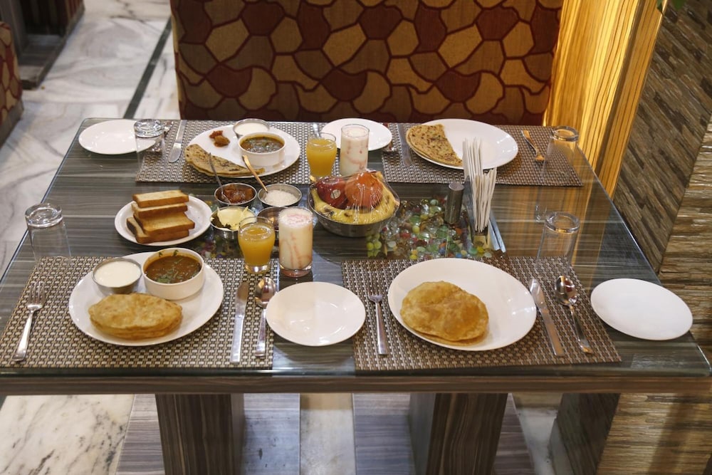 HOTEL SHEETAL REGENCY 30/41