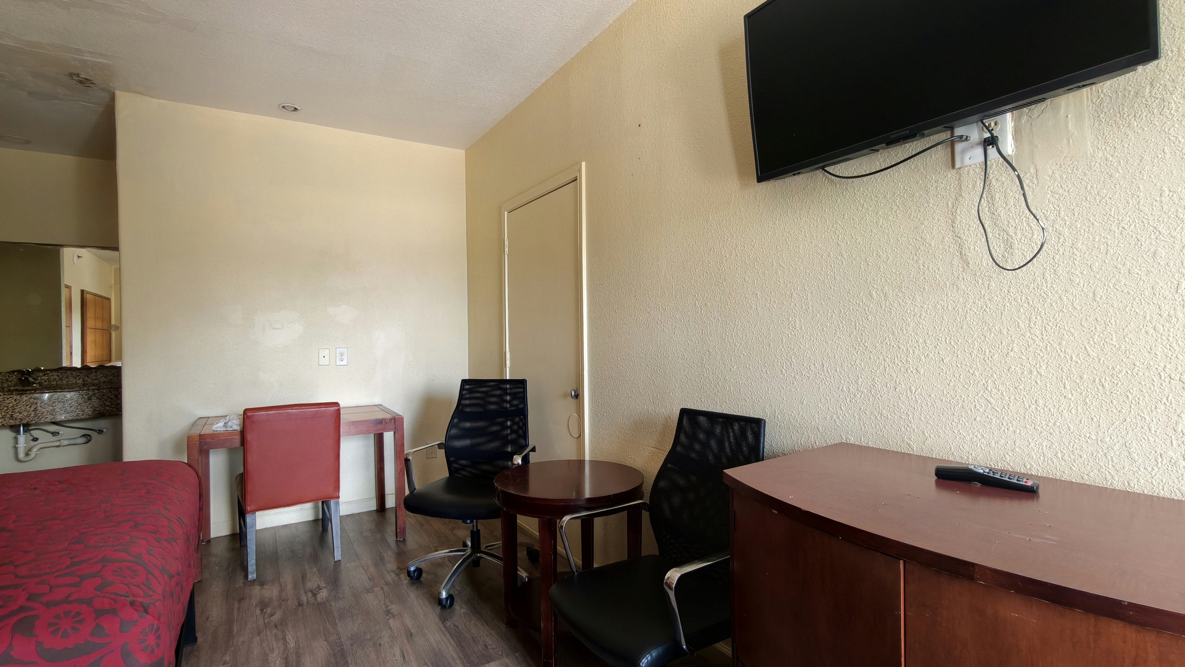 Executive Inn & Suites San Marcos, TX 29/38