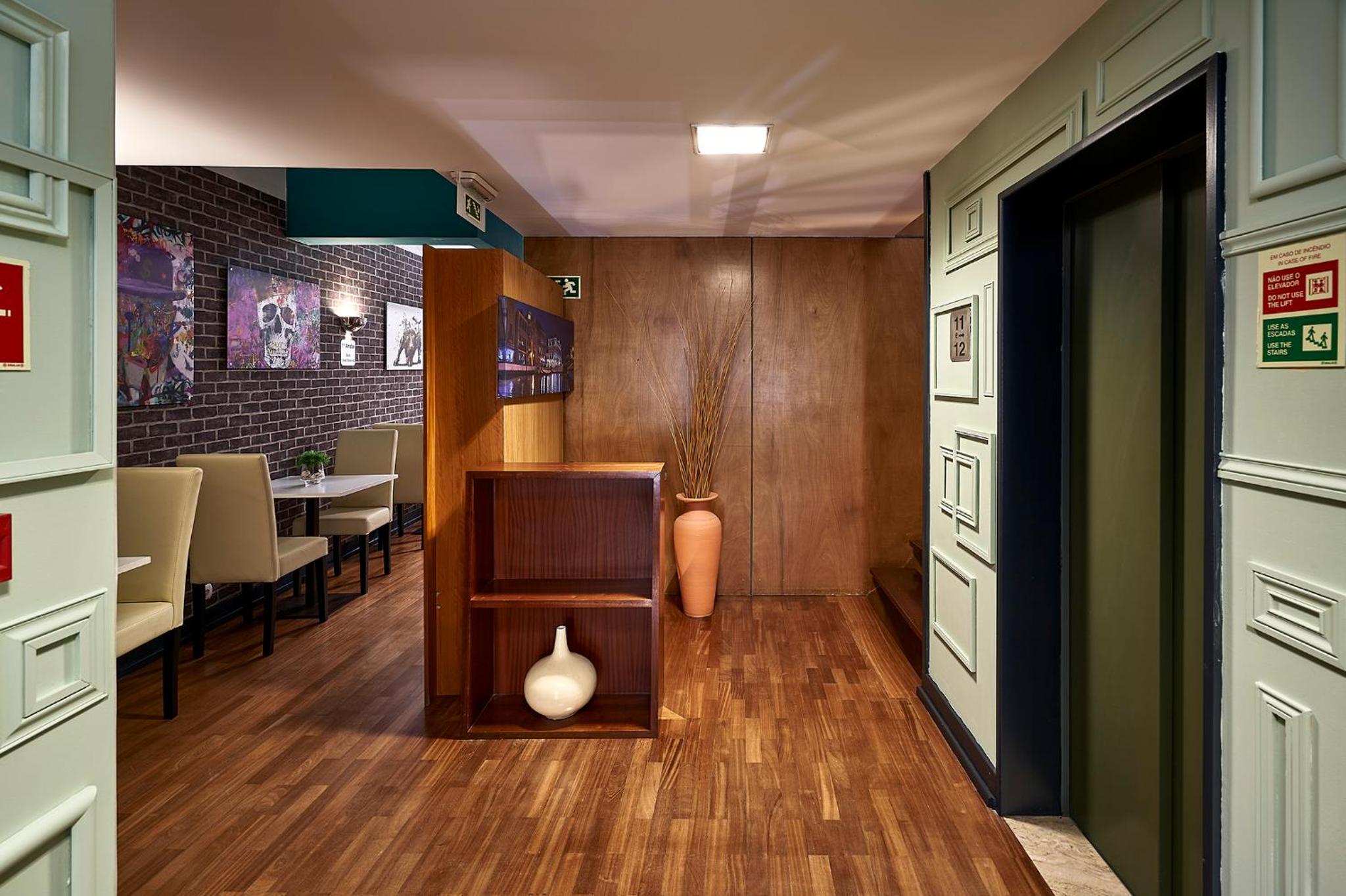Jose Estevao Hotel 12/55