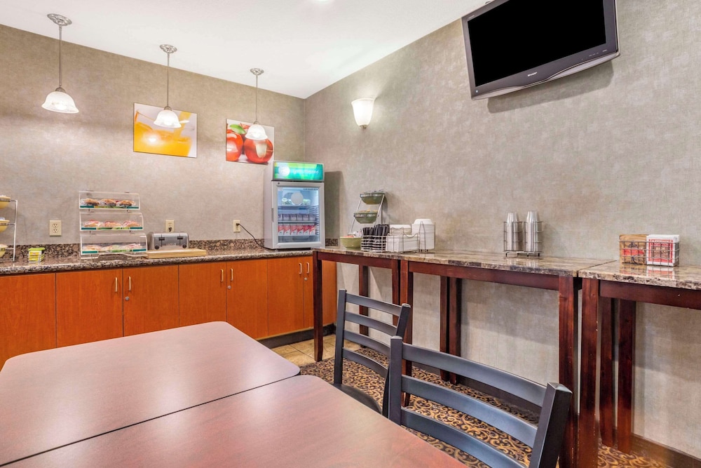 Quality Inn & Suites Livermore Wine Country 22/36