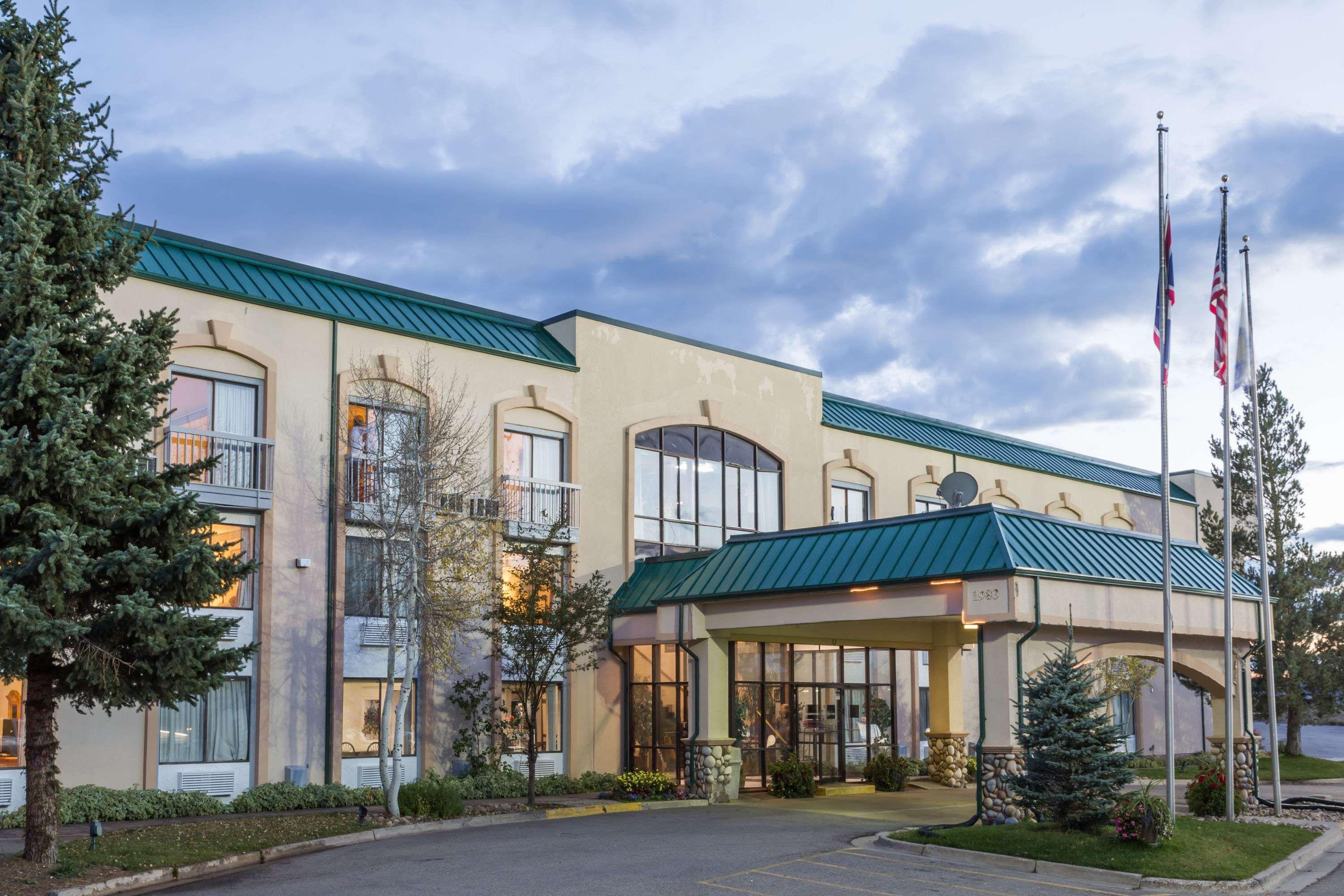 Days Inn by Wyndham Evanston WY 2/25