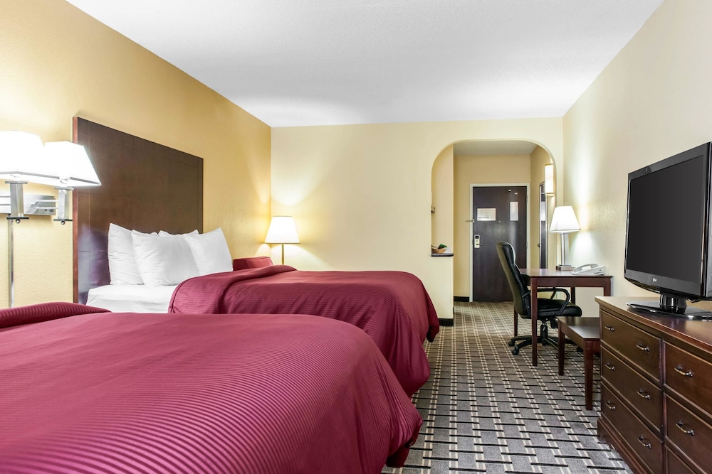 Clarion Inn & Suites Indianapolis Northwest 13/55